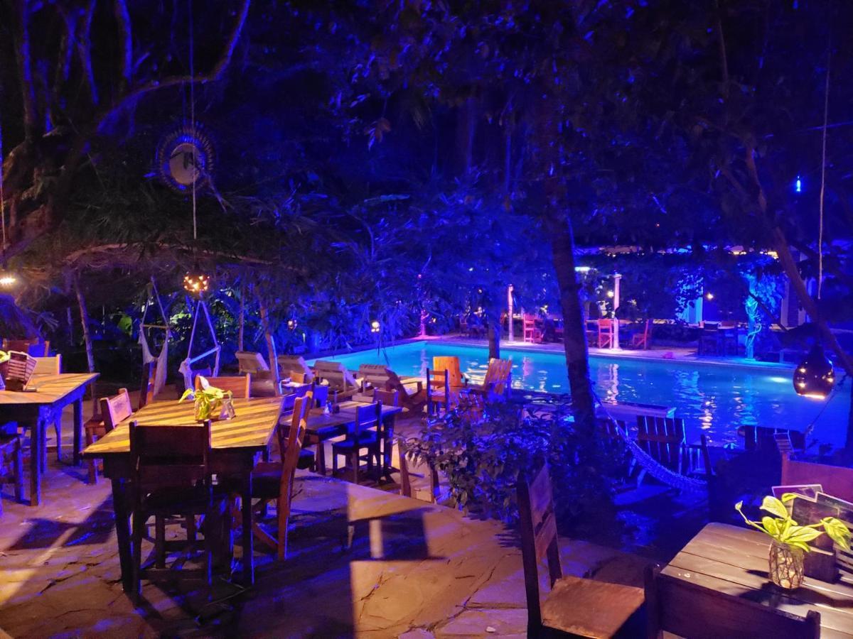 Isla Encantada Leon Exterior photo